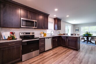 108 Eastown Dr in Wapakoneta, OH - Building Photo - Building Photo