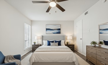 The Courtmoor on Cameron in Austin, TX - Building Photo - Building Photo