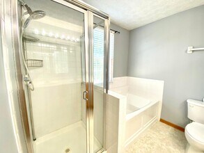 129 Sapphire Ice Dr in Delaware, OH - Building Photo - Building Photo