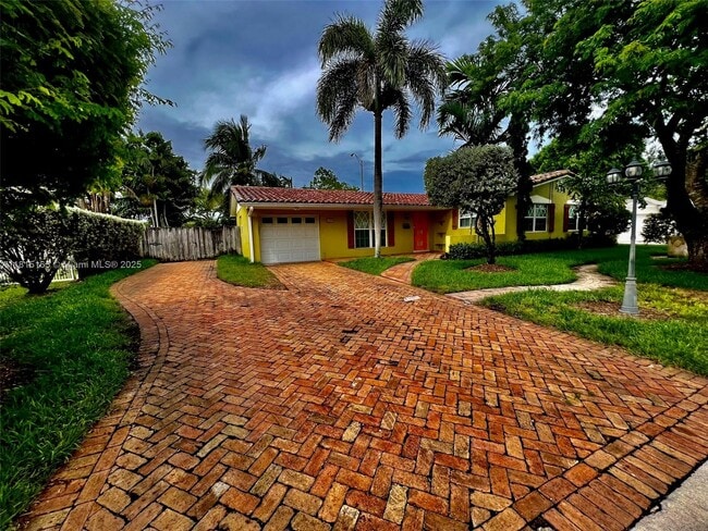 10025 SW 111th St in Miami, FL - Building Photo - Building Photo