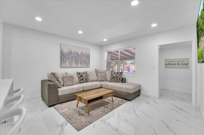 property at 1208 N 25th Ave