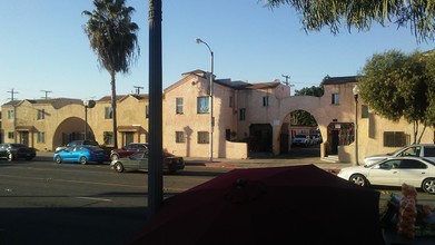 The Central Florence Apartments in Los Angeles, CA - Building Photo - Building Photo