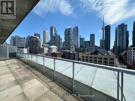 169 John St in Toronto, ON - Building Photo