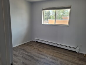215 River View Dr, Unit L in Green River, WY - Building Photo - Building Photo