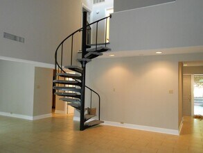 903 E Franklin St in Chapel Hill, NC - Building Photo - Building Photo