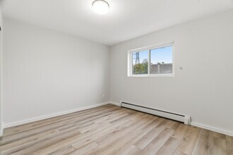 14 Conway Dr in Kitchener, ON - Building Photo - Building Photo