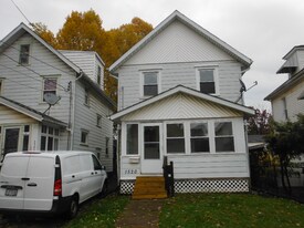 1520 Frazer Ave NW in Canton, OH - Building Photo