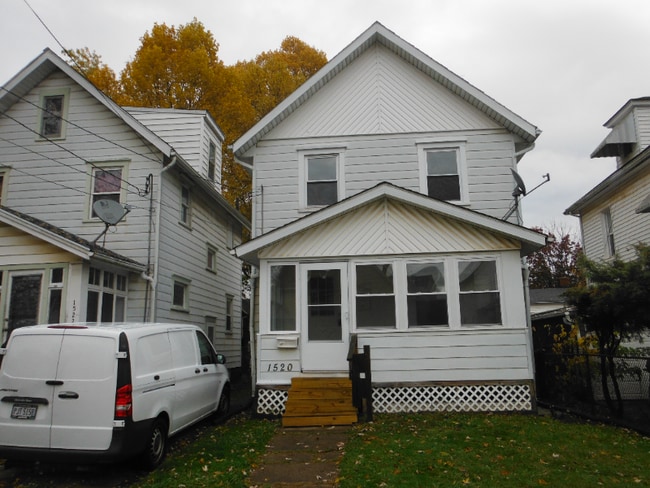 property at 1520 Frazer Ave NW