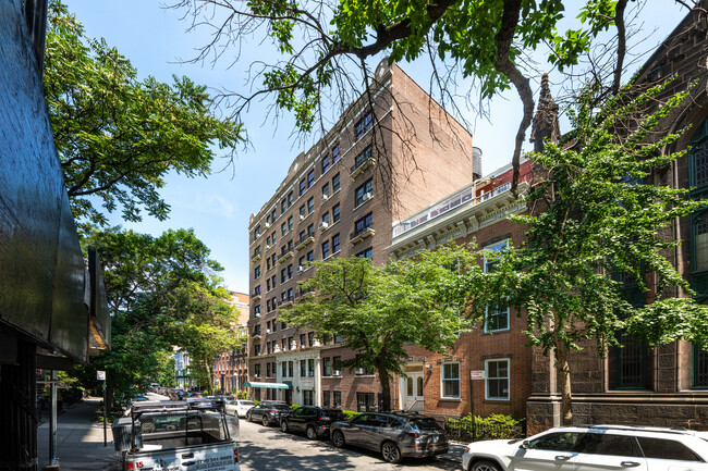 15 W 11th St in New York, NY - Foto de edificio - Building Photo