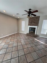 7213 London Bridge Ave in Las Vegas, NV - Building Photo - Building Photo