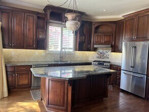 963 Corte Augusta in Camarillo, CA - Building Photo - Building Photo