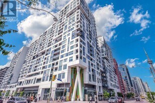 576 Front St W in Toronto, ON - Building Photo
