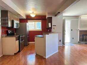 40 S Boulder Cir, Unit 4021 in Boulder, CO - Foto de edificio - Building Photo