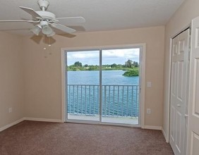 Rainbow Lake Apartments in Bradenton, FL - Building Photo - Building Photo