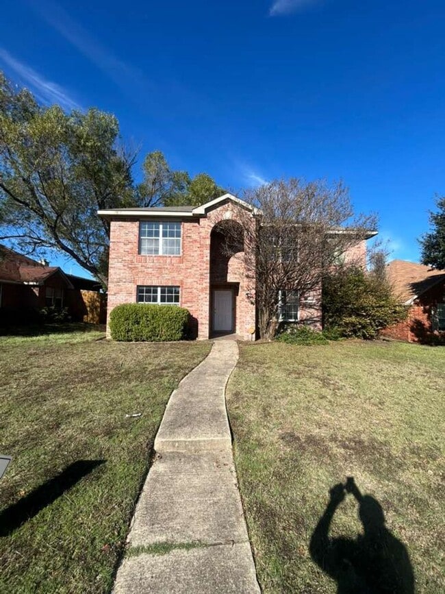 1137 Beechwood Ln in Cedar Hill, TX - Building Photo - Building Photo