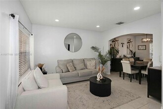 2232 SW 120th Ave in Miramar, FL - Building Photo - Building Photo