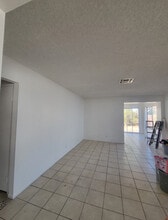 4426 Via San Rafael in Las Vegas, NV - Foto de edificio - Building Photo