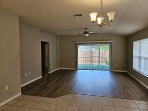 2833 Stoneland Ln in Sarasota, FL - Building Photo - Building Photo