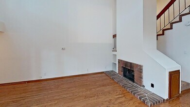 4425 Whitsett Ave in Los Angeles, CA - Building Photo - Building Photo