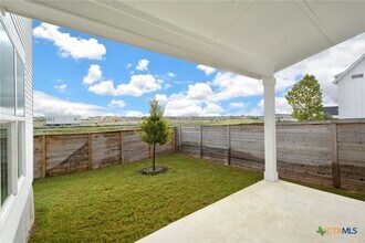 409 Constance Dr in New Braunfels, TX - Foto de edificio - Building Photo