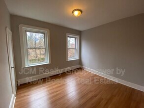 96-98-98 Woodledge St in Boston, MA - Foto de edificio - Building Photo