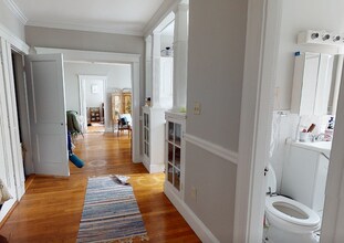 1 Gray St, Unit 4 in Cambridge, MA - Foto de edificio - Building Photo