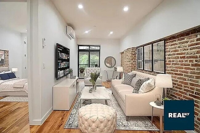 470 Irving Ave in Brooklyn, NY - Building Photo - Building Photo