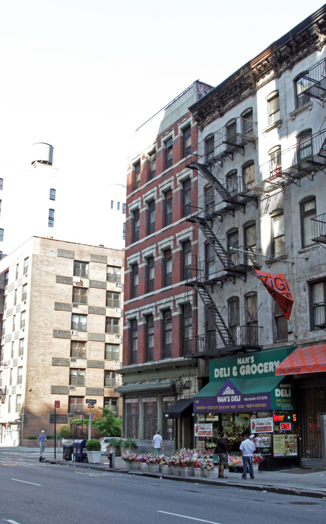 Co-op in New York, NY - Foto de edificio - Building Photo