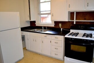 1037 Jenifer St, Unit #2 in Madison, WI - Building Photo - Building Photo