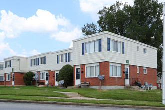 Oak Hill Townhomes in Baltimore, MD - Building Photo - Building Photo