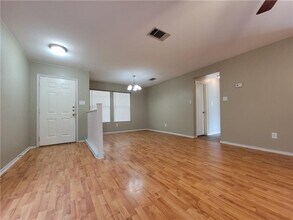 1061 Canterbury Trail in Georgetown, TX - Building Photo - Building Photo