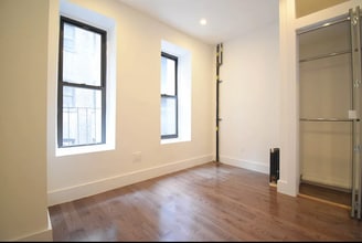 4 St Nicholas Terrace in New York, NY - Building Photo - Interior Photo