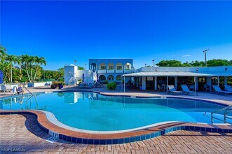 3323 Olympic Dr in Naples, FL - Foto de edificio - Building Photo