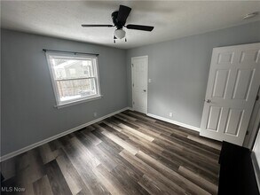 673 Tallkron Dr in Akron, OH - Building Photo - Building Photo