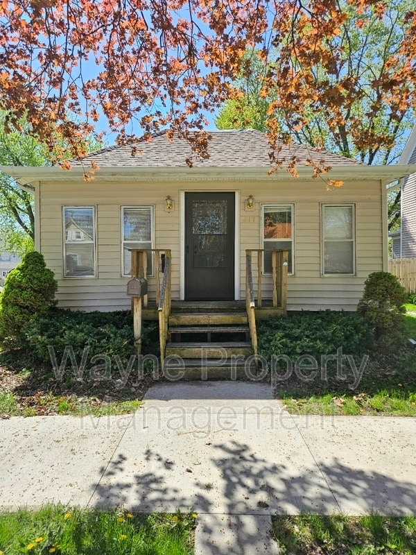 217 N Lincoln Ave