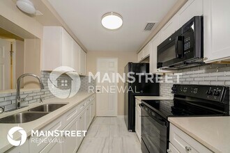 703 59th Ave Terrace W in Bradenton, FL - Foto de edificio - Building Photo