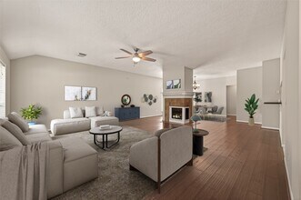 27 Lush Meadow Pl in Spring, TX - Building Photo - Building Photo