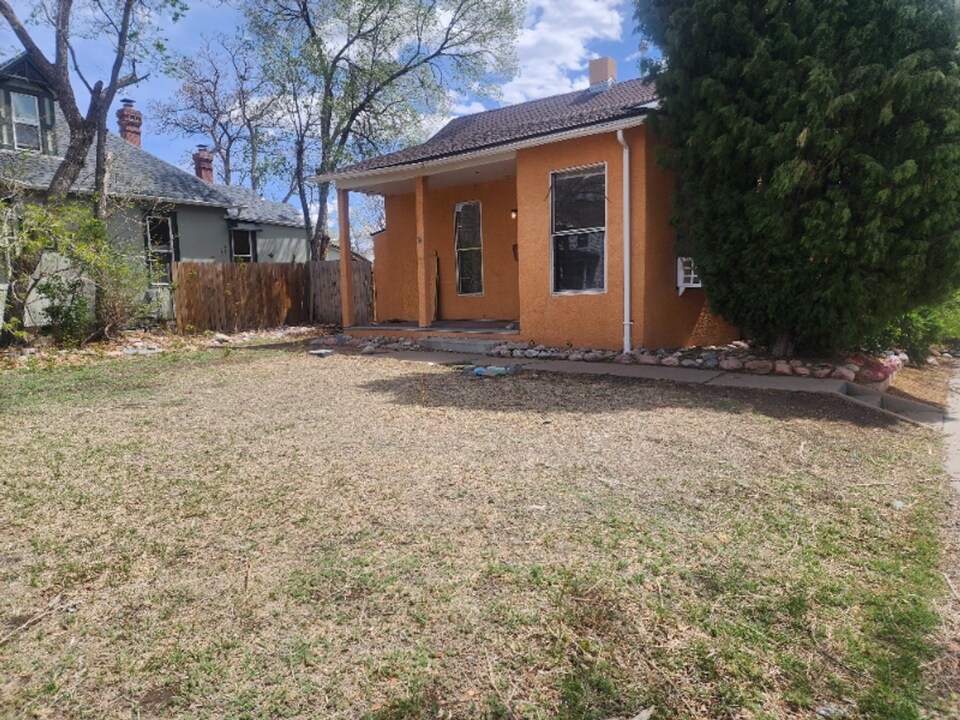 1226 N Greenwood St in Pueblo, CO - Building Photo