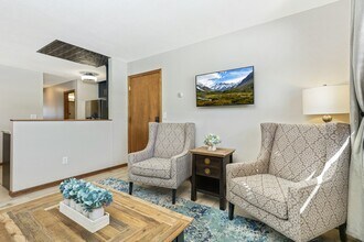 157 Mississippi Pl in Fridley, MN - Building Photo - Building Photo