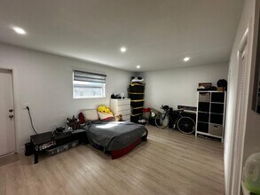 2161 NW 89th Terrace in Pembroke Pines, FL - Building Photo - Building Photo