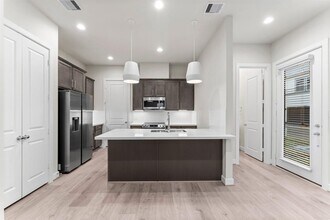 5905 Haring Ln in Houston, TX - Building Photo - Building Photo
