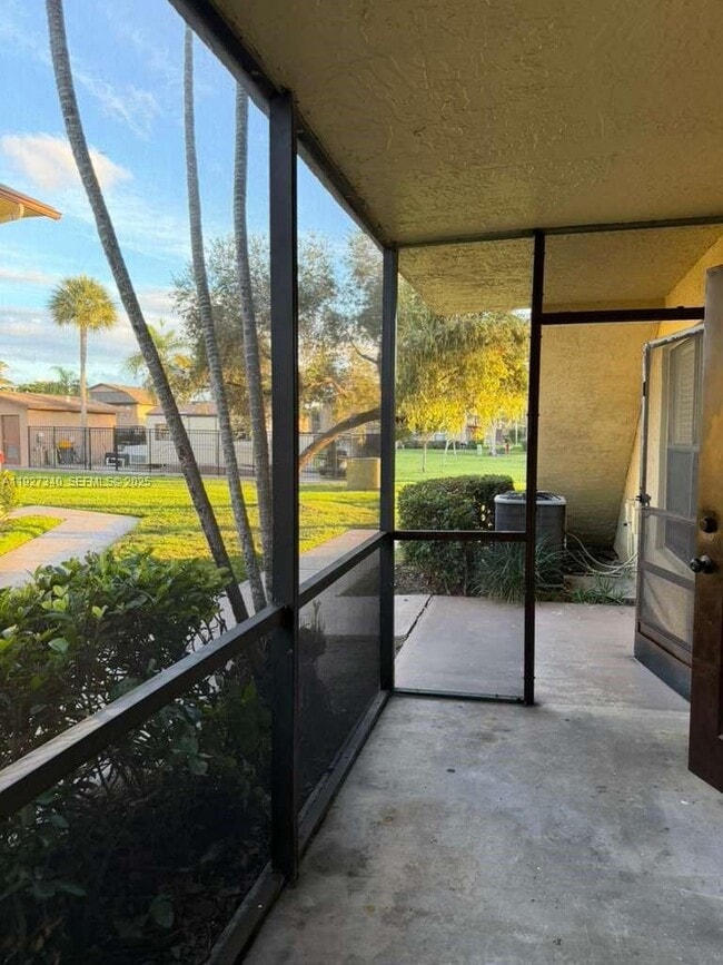 10020 Winding Lake Rd in Sunrise, FL - Building Photo - Building Photo