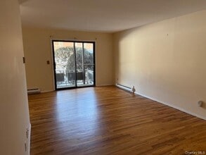 5 Germonds Village in Bardonia, NY - Building Photo - Building Photo