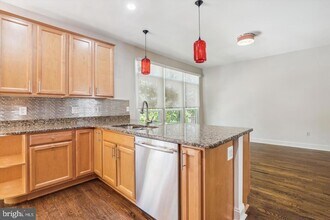 1596 N Colonial Terrace in Arlington, VA - Building Photo - Building Photo