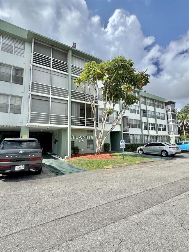 property at 2771 Taft St