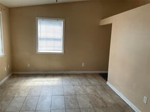 3111 Patience Ave, Unit 16H in Houston, TX - Foto de edificio - Building Photo