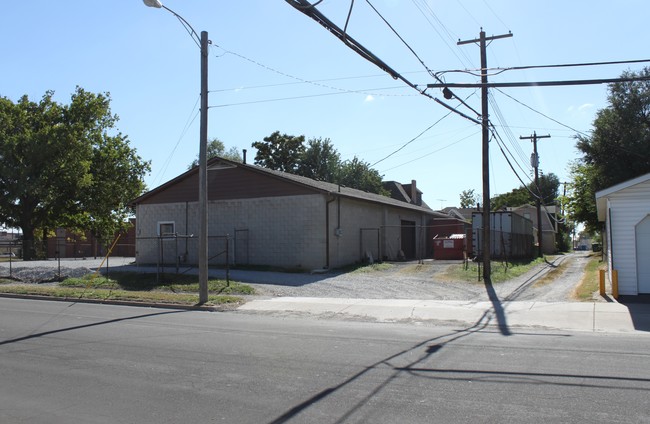 Sir John Court Apartments in Granite City, IL - Building Photo - Building Photo