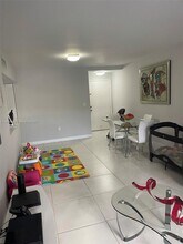 10237 NW 9th St-Unit -106-4 in Miami, FL - Building Photo - Building Photo