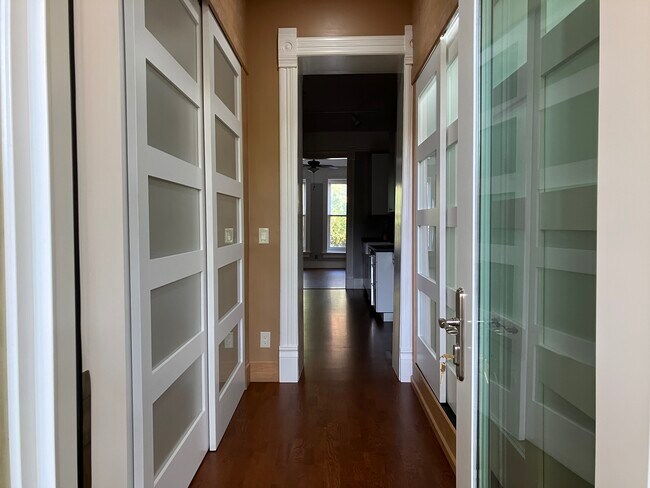 property at 1102 N Wolcott Ave