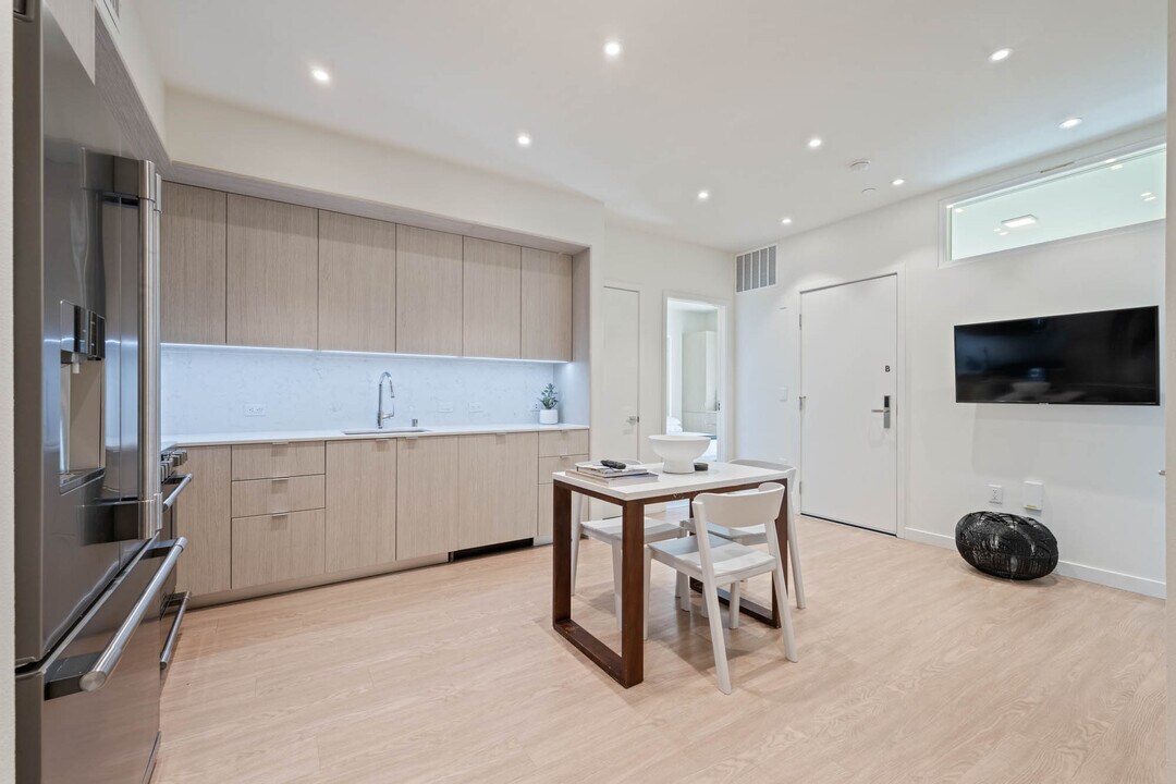 5875 Interceptor St in Los Angeles, CA - Building Photo